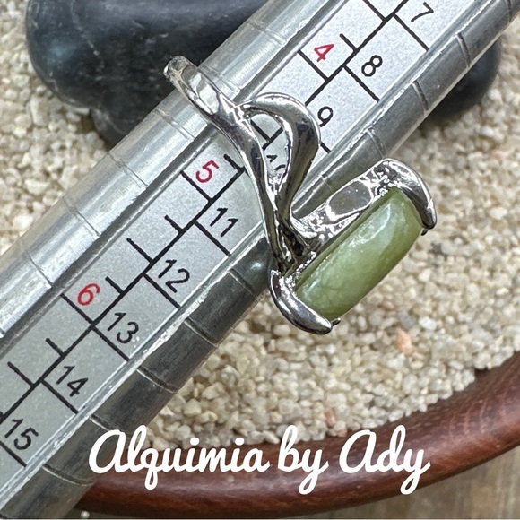 Green Jade Victorian silver ring / wealth and good luck healing crystal - Picture 2 of 6